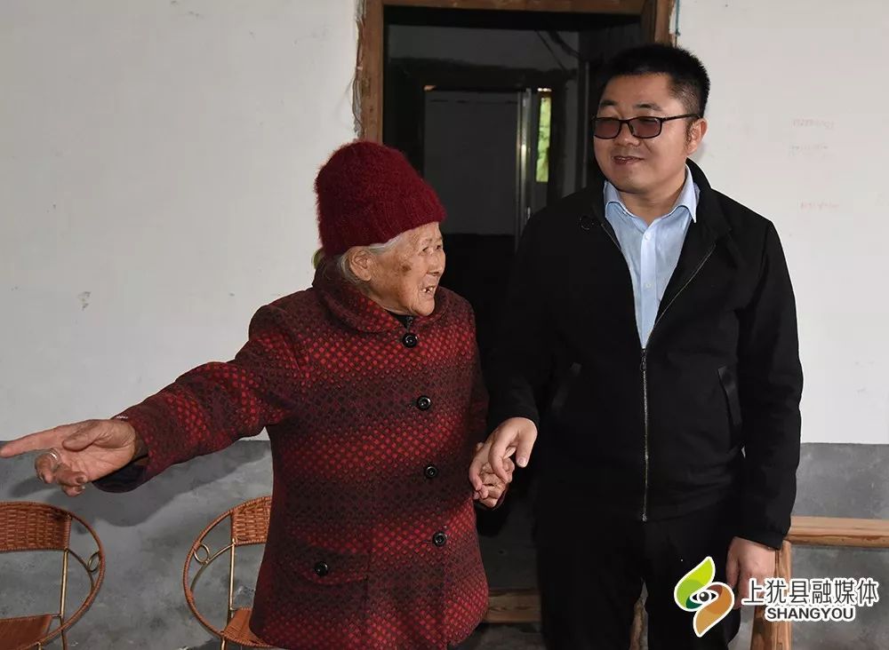 美康雅国际副总裁Kannis一行到我县开展投资考察暨扶贫体验活动