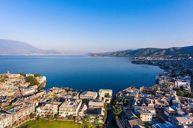 12月最火爆的热门旅行地，往北走，玩雪滑冰；往南走，温泉赏花