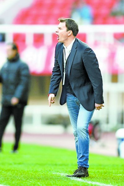 斯塔诺出任人和新帅挑战中超“二年级”魔咒