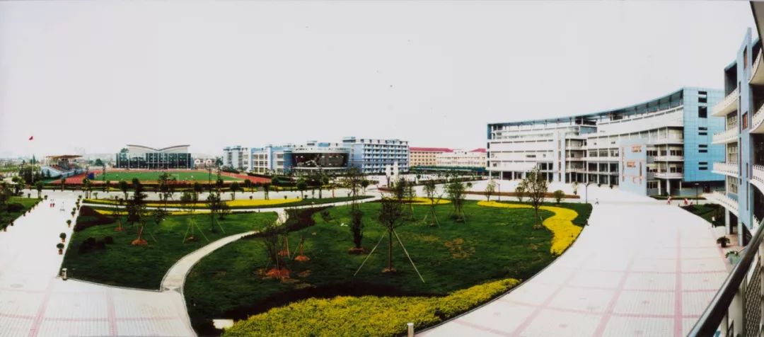 金陵中学河西分校毕业典礼,金陵中学河西分校20岁生日快乐