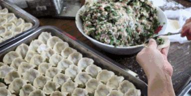 冬至好想吃一碗妈妈包的饺子,冬至到了最想念的是妈妈包的饺子