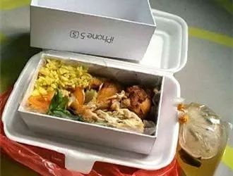 “为了报复女友送我假AJ，我给她准备了一盒大蟑螂”