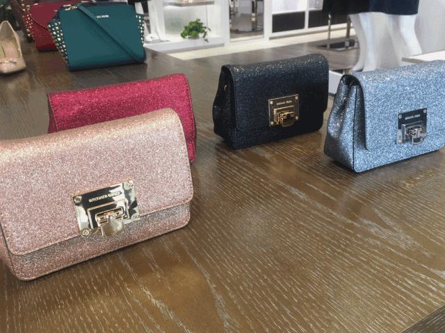 闺蜜出国发朋友圈,闺蜜刚回国晒朋友圈