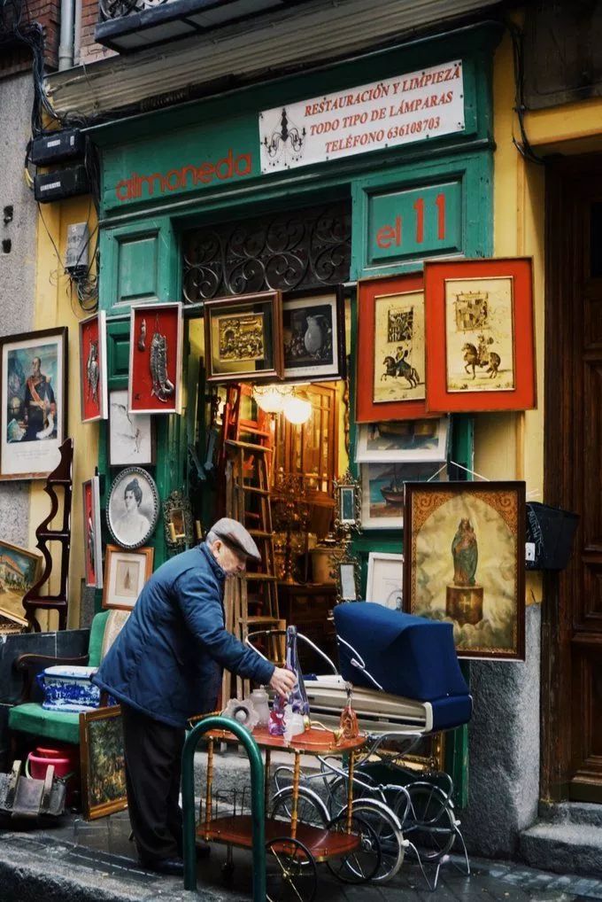 这座城市文艺到骨子里，只当它是西班牙之旅中转站未免太可惜
