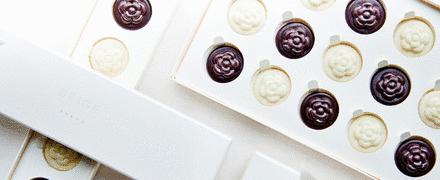 住范思哲酒店,用着CARTIER家居,吃着CHANEL甜品,奢侈品牌:你的玛丽苏生活已被我们承包~