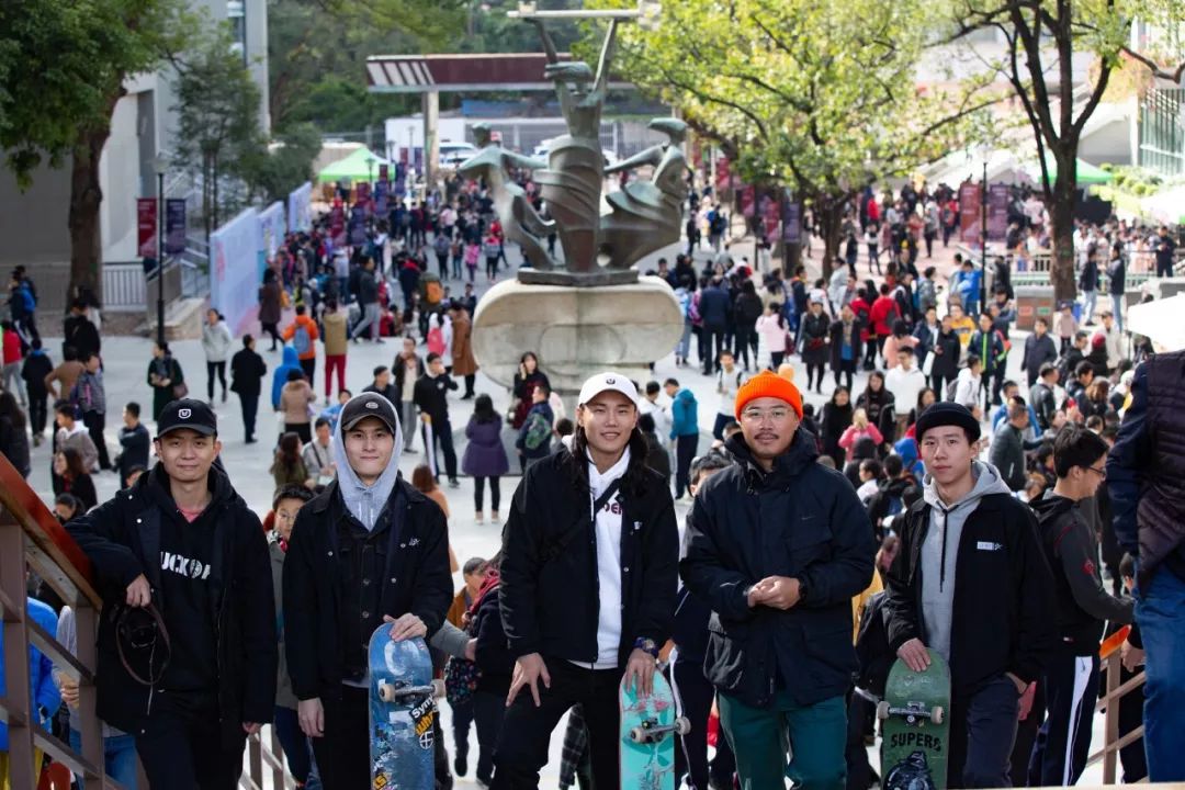 新年的第一天，沸点滑板进驻了深圳中学「今朝有九」游园会！