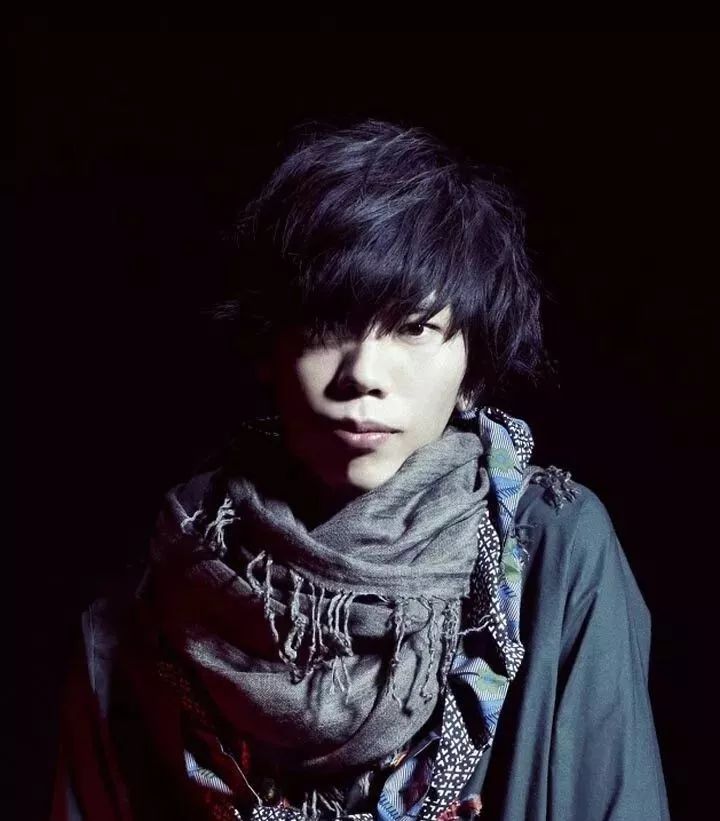 这首神曲背后的男人，其实是个孤独而闪耀的天才