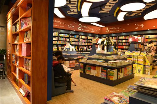 青岛吃喝玩乐的商圈,青岛适合年轻人去的商场