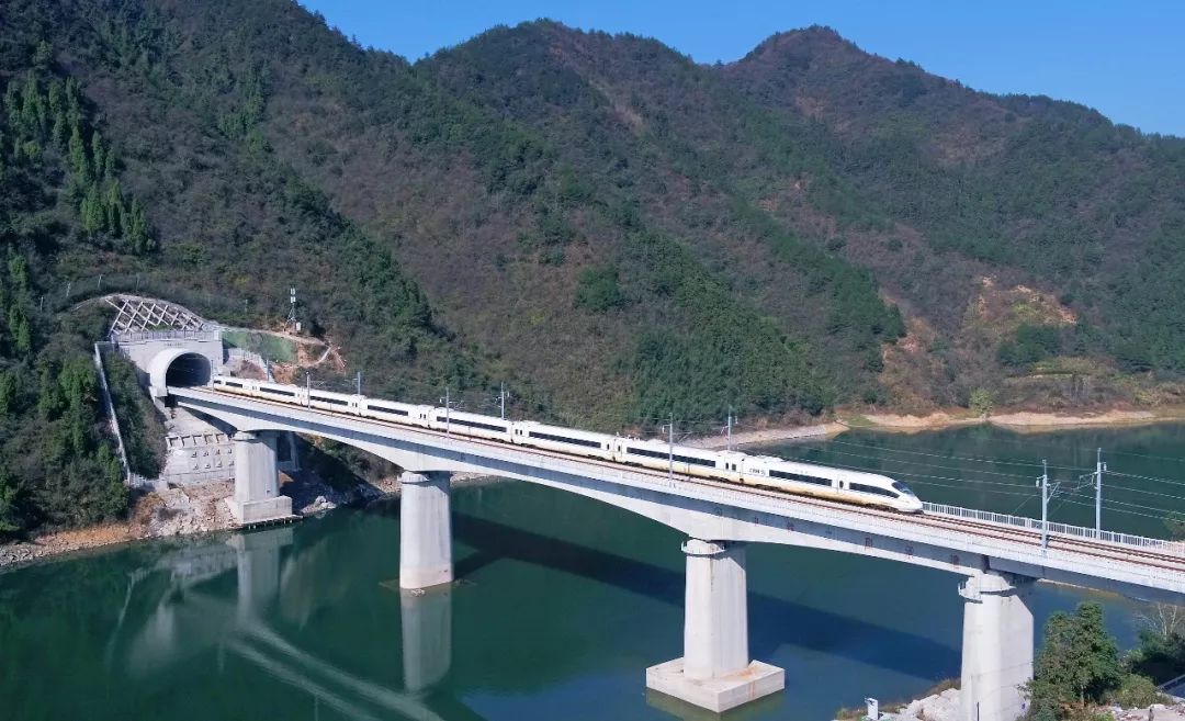 新列车运行图时刻表,新列车运行图最新版