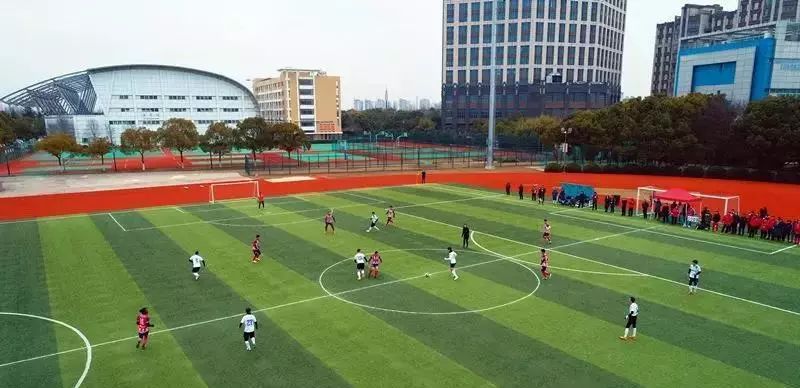 中超冠军上港竟和崇明这么有渊源？让我们为崇明足球代言