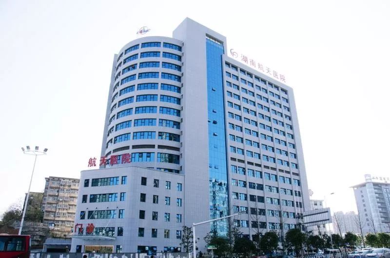 假日不休息服务不打烊,假期不打烊致敬坚守岗位的他们