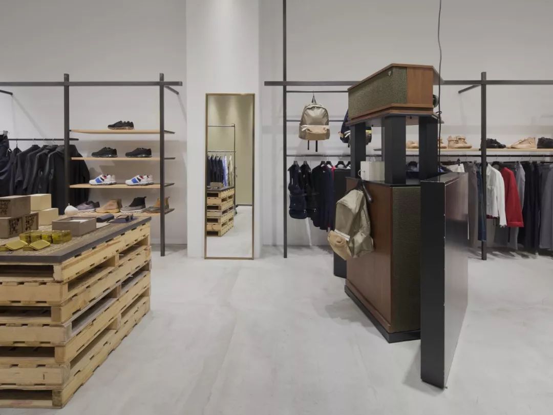 新手开实体小店选品适合选哪些,做全家便利店店长有前途吗