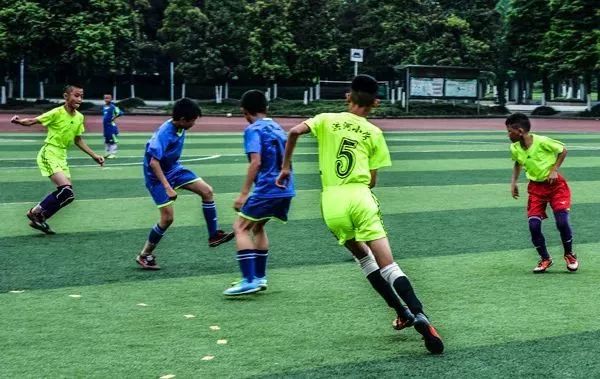 成都龙泉驿区同安中学足球,四川省龙泉驿足球培训学校