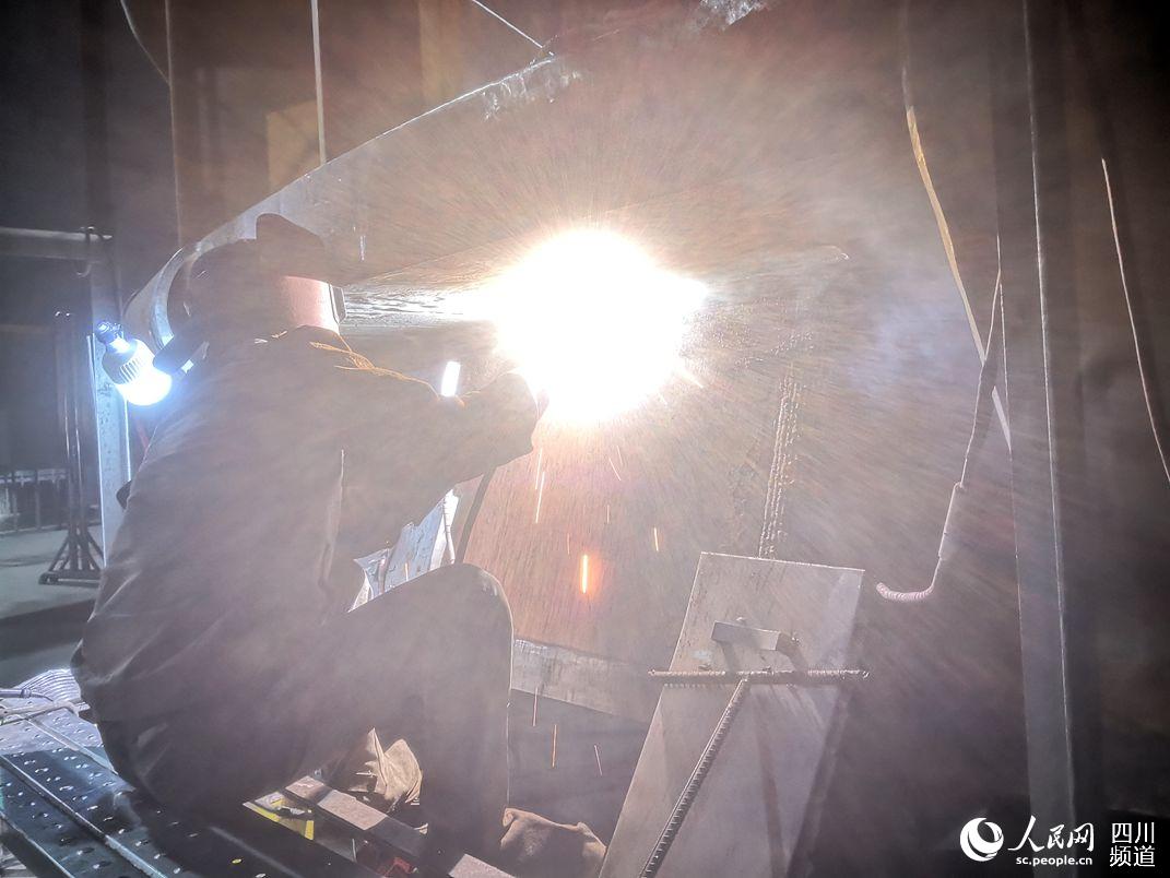 白鹤滩首台机组发电,东方电机厂中标的白鹤滩电站项目