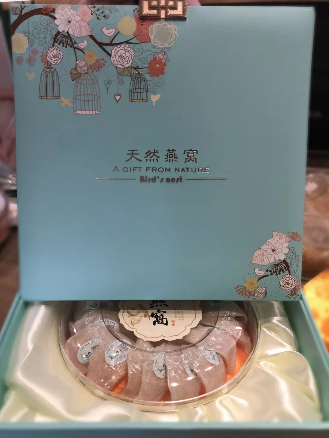 进口燕窝精美礼盒,纯天然瓶装燕窝礼盒