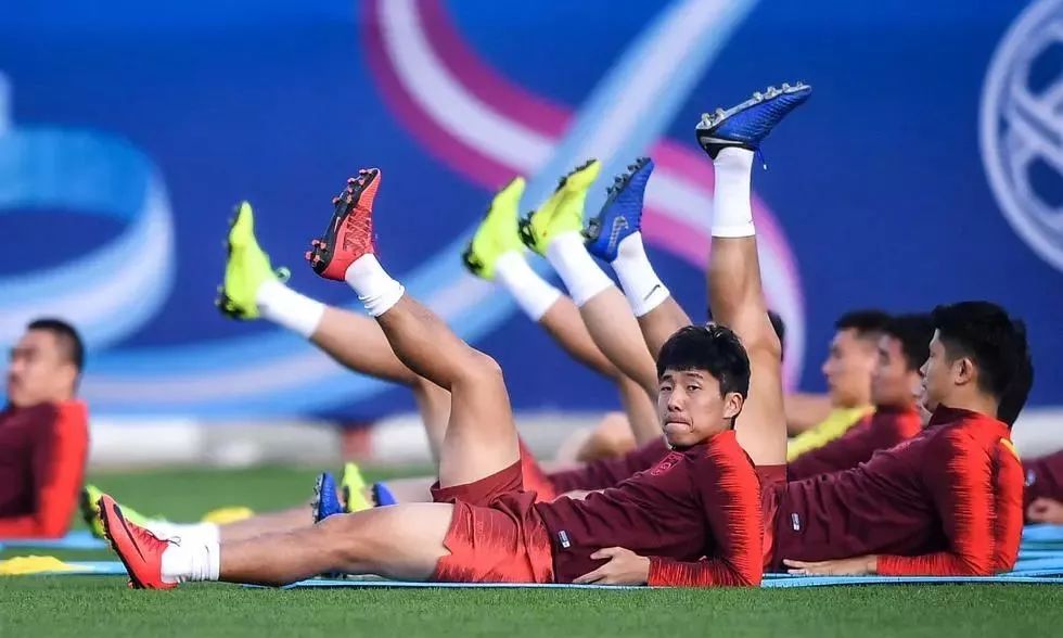 亚洲杯中韩对决将上演国足全员上阵备战