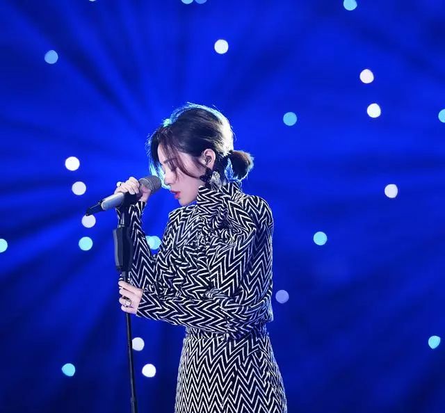 张靓颖世界最气势磅礴的战歌,张靓颖天下无双哼唱