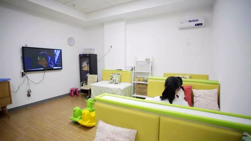 成都流感儿童医院爆满,流感儿科爆满医院沉着应对