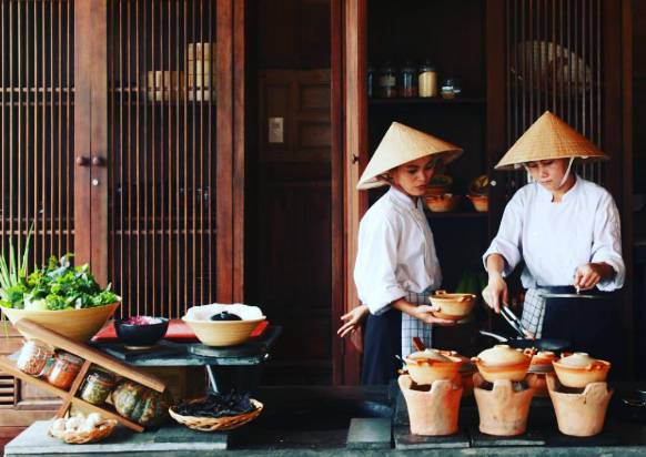 酒店服务员制服吸引顾客,酒店时尚制服