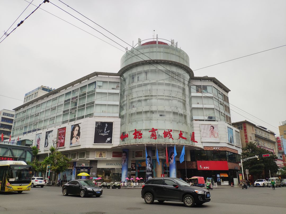 同样是县城购物中心，月销2万和100万的专柜，差距在哪？