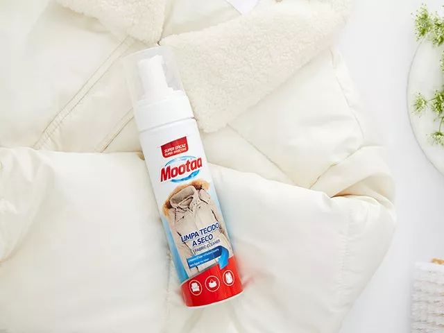 羽绒服脏了不用洗用它一喷就干净,不太脏的羽绒服怎么清理才干净呢