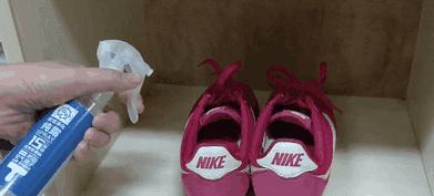 这颗小白球,居然彻底治愈了我的脚臭,日本家庭必备的除臭杀菌神物,三分钟还你一个清新的“脚气”!