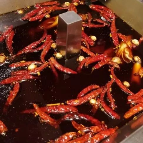 吃遍大连丨春节临近，满大街都是欢乐的红色~看看麻辣火锅，谁最“红”！