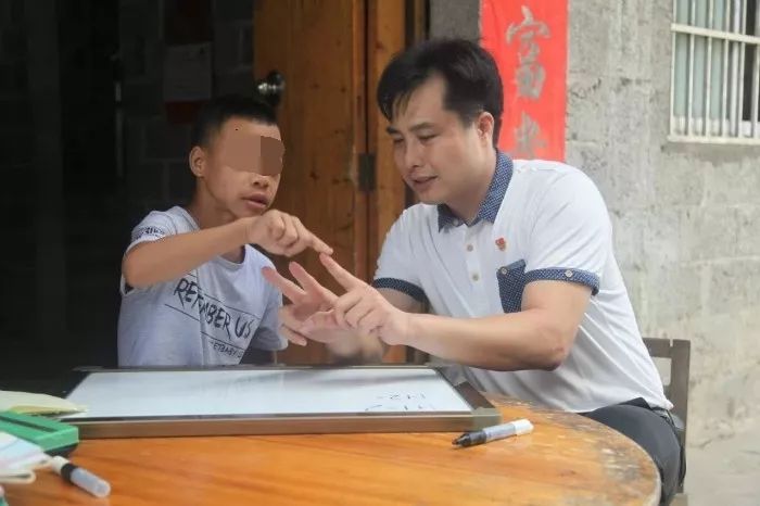 广西残疾儿童延缓入学申请条件,广西残疾人免学费政策文件