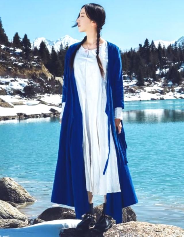 御姐“胡一菲”，穿一袭棉麻长裙变身文艺女神，美得令人窒息！