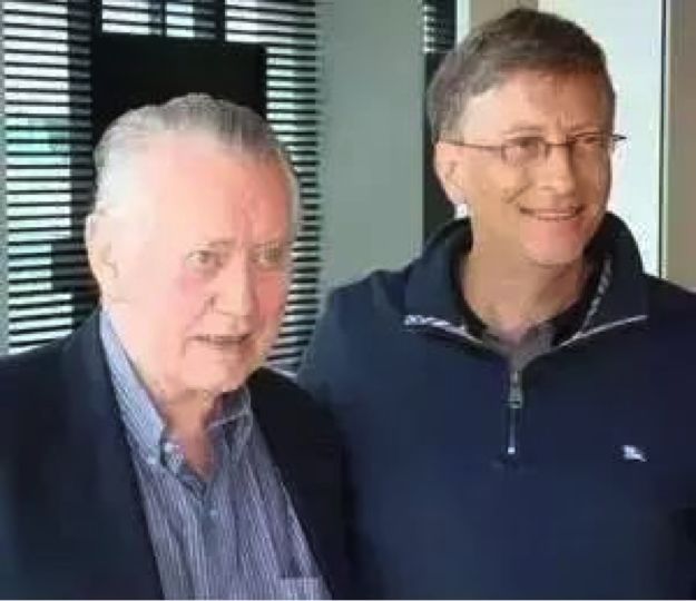 戴15美元手表,戴一亿的手表住什么房