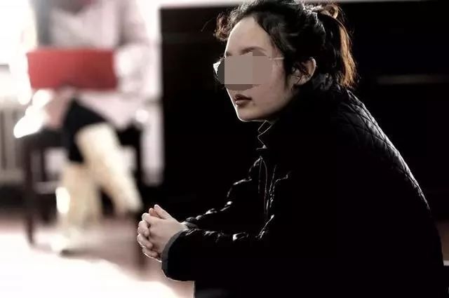 网售日本失眠处方药“蓝精灵”惹祸,90后女主播被诉贩毒