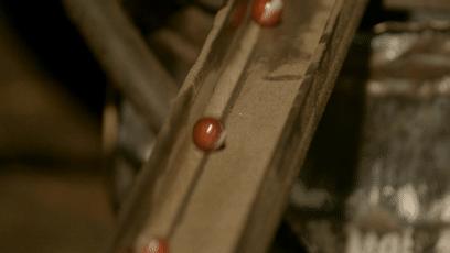 玻璃球里面的花纹是怎么回事,玻璃球中的花纹是如何印在里面的