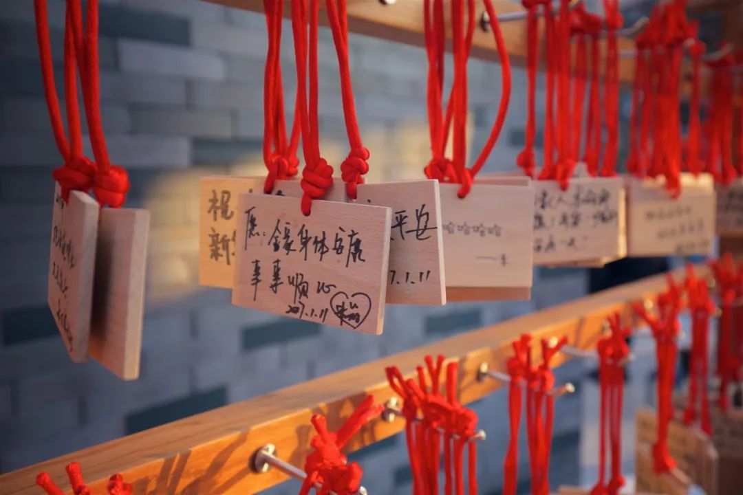 新年诗词十首精选,八首福气诗词送你新年满满的福气