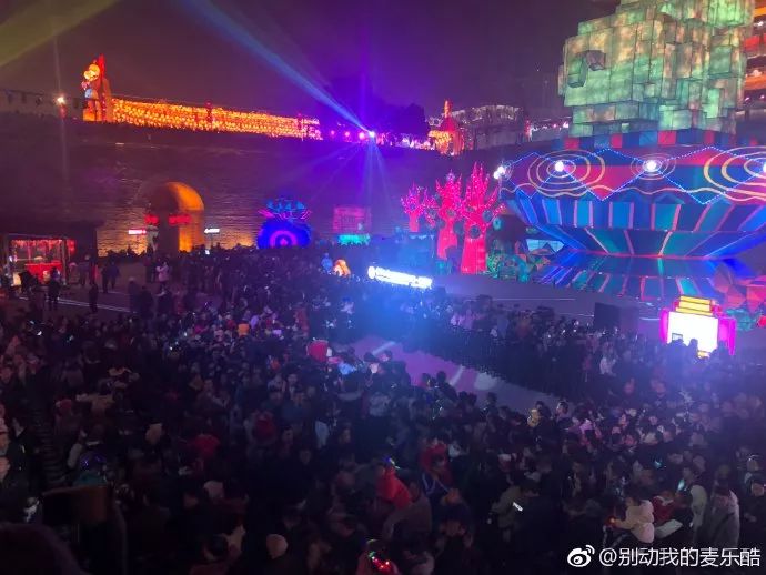 人从众第四个字怎么念,人从众什么意思