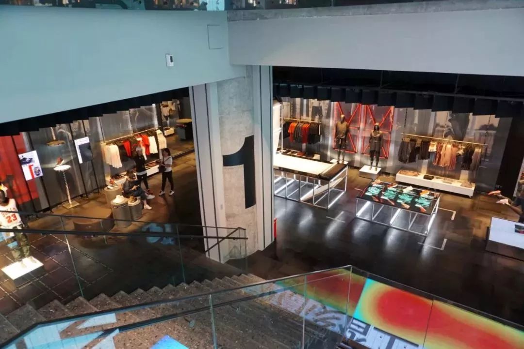 新春回顾｜2018年，你有没有被这些超级旗舰店刷爆朋友圈？