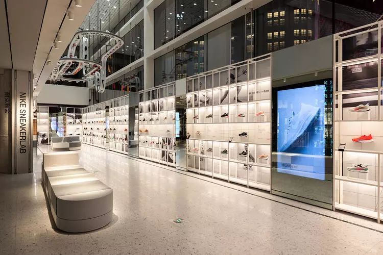 新春回顾｜2018年，你有没有被这些超级旗舰店刷爆朋友圈？