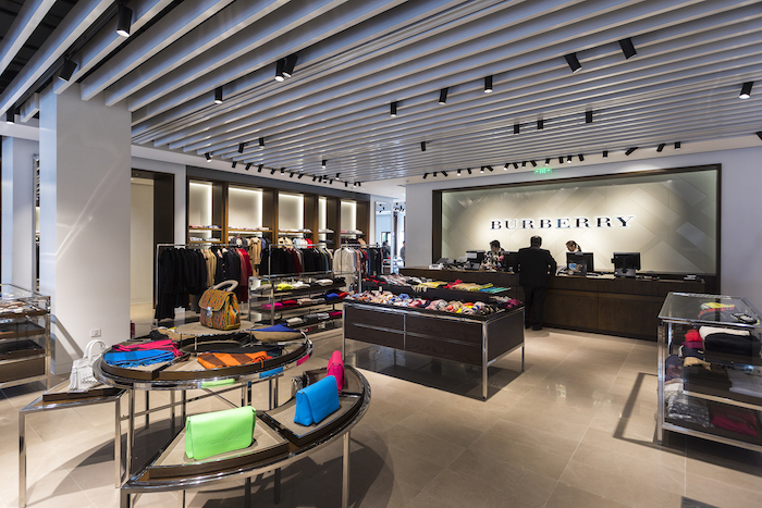 过年买衣服你们会在实体店买吗,过年买新衣