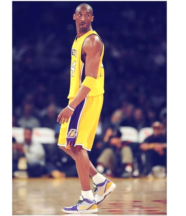 aj球鞋好还是乔丹篮球鞋好,aj还是yeezy穿着舒服