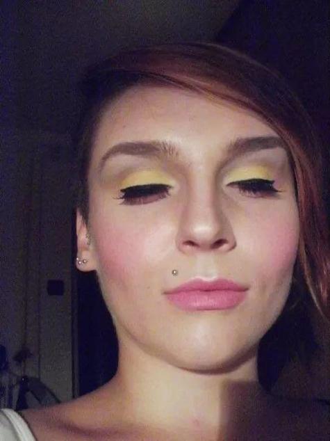 为什么化了妆像变了一个人,为什么化出来的妆老是浮粉