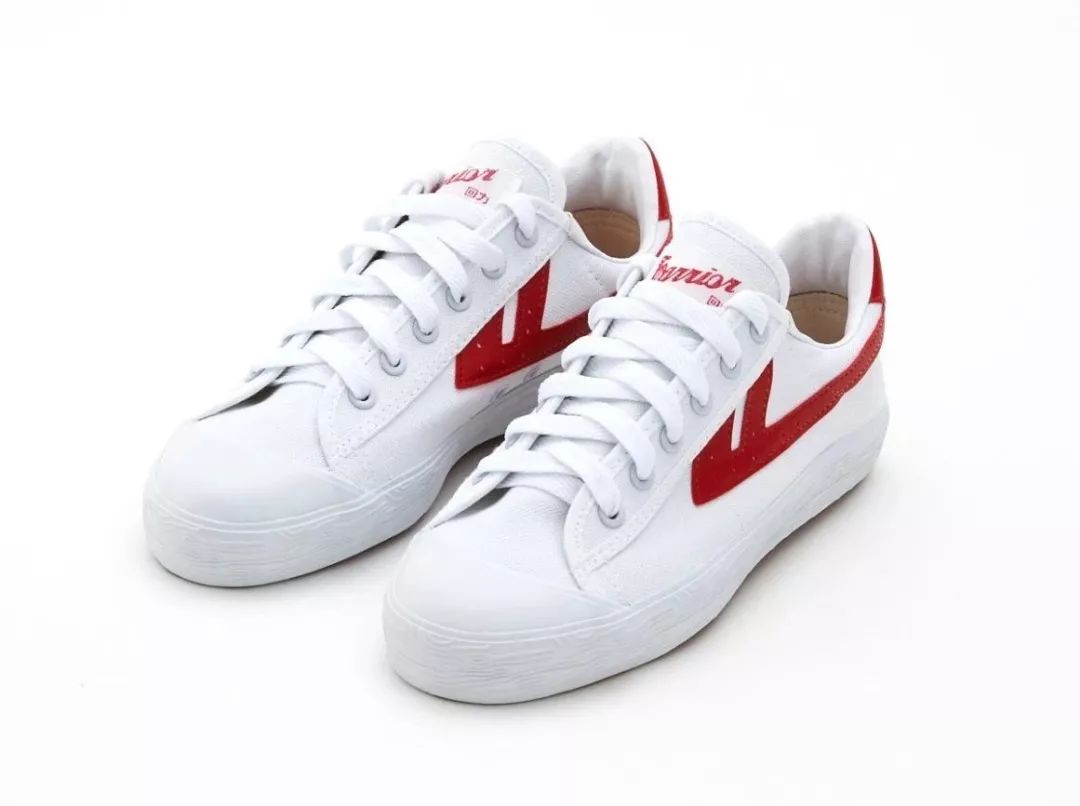 回力鞋子卖10块一双,几十块的回力鞋子是不是正品