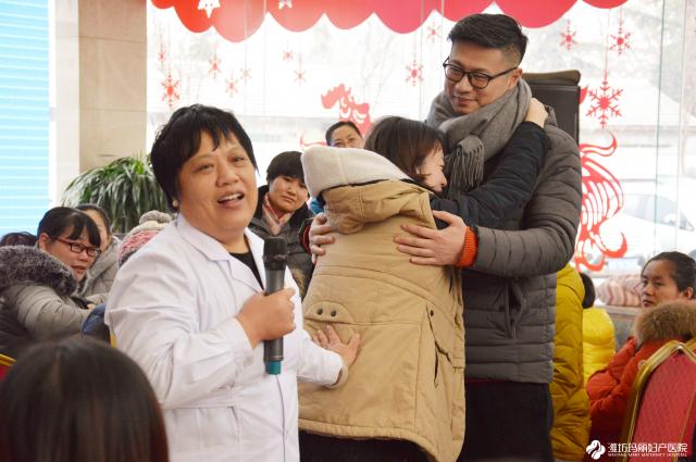 高龄剖宫产3胎,高龄双胞胎妈妈剖腹产