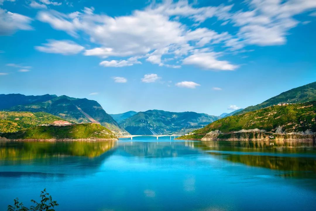 打造旅游发展升级版今后汉源更好玩！