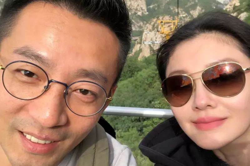 大s年轻时皮肤黑还是白,43岁大s皮肤好看吗