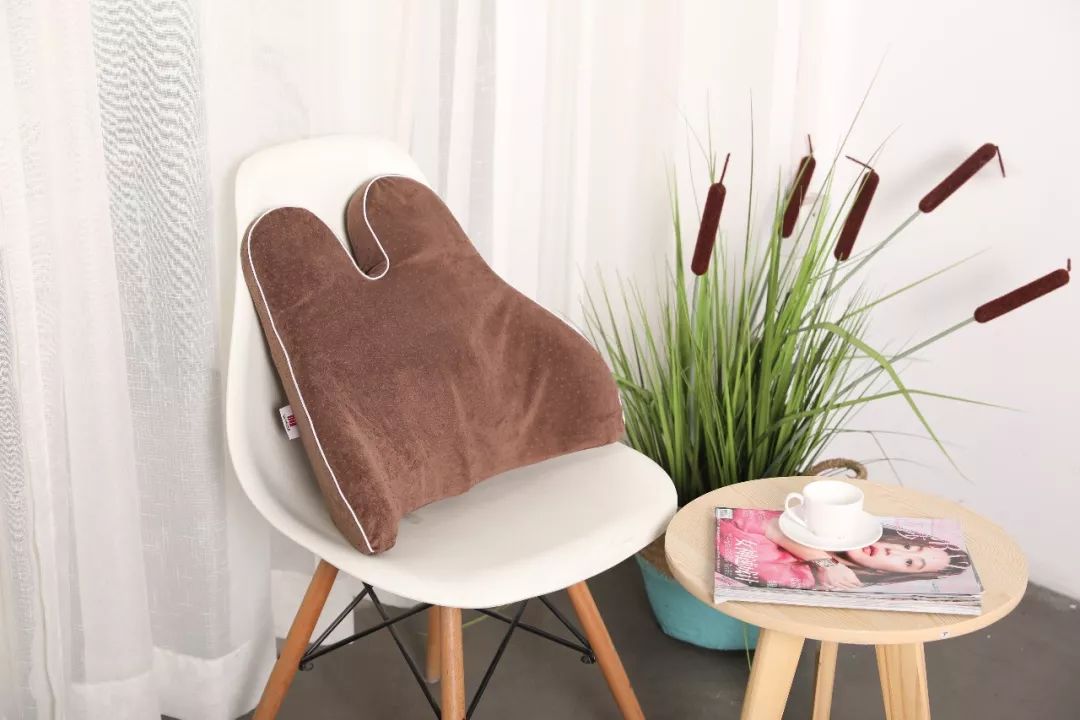 久坐相当“慢性自杀”!德国骨科专家打造的“撑腰”神器,坐9小时腰也不痛,20年颈脊椎病都好了