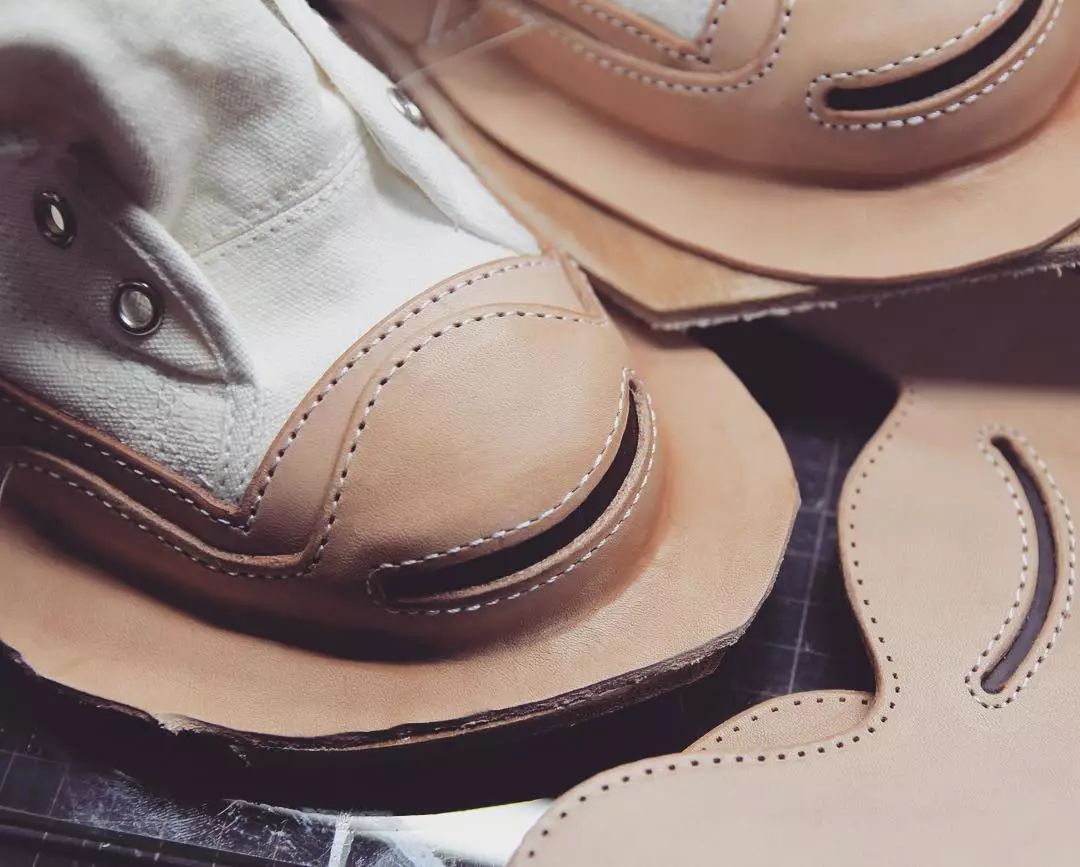 同样都是穿匡威的，怎么大哥们还“改装”上了呢？