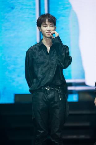 乐华七子next表演亚洲新歌榜,乐华七子next舞台letmebeyourfire