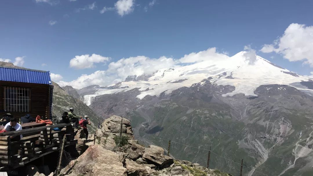 欧洲最高峰乞力马扎罗 (欧洲最高峰厄尔布鲁士峰)