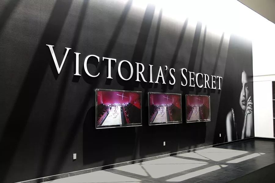 Gap集团将分拆上市;亚马逊推出自助打假计划,允许品牌自行删除山寨产品;京东Toplife被合并到Farfetch中国