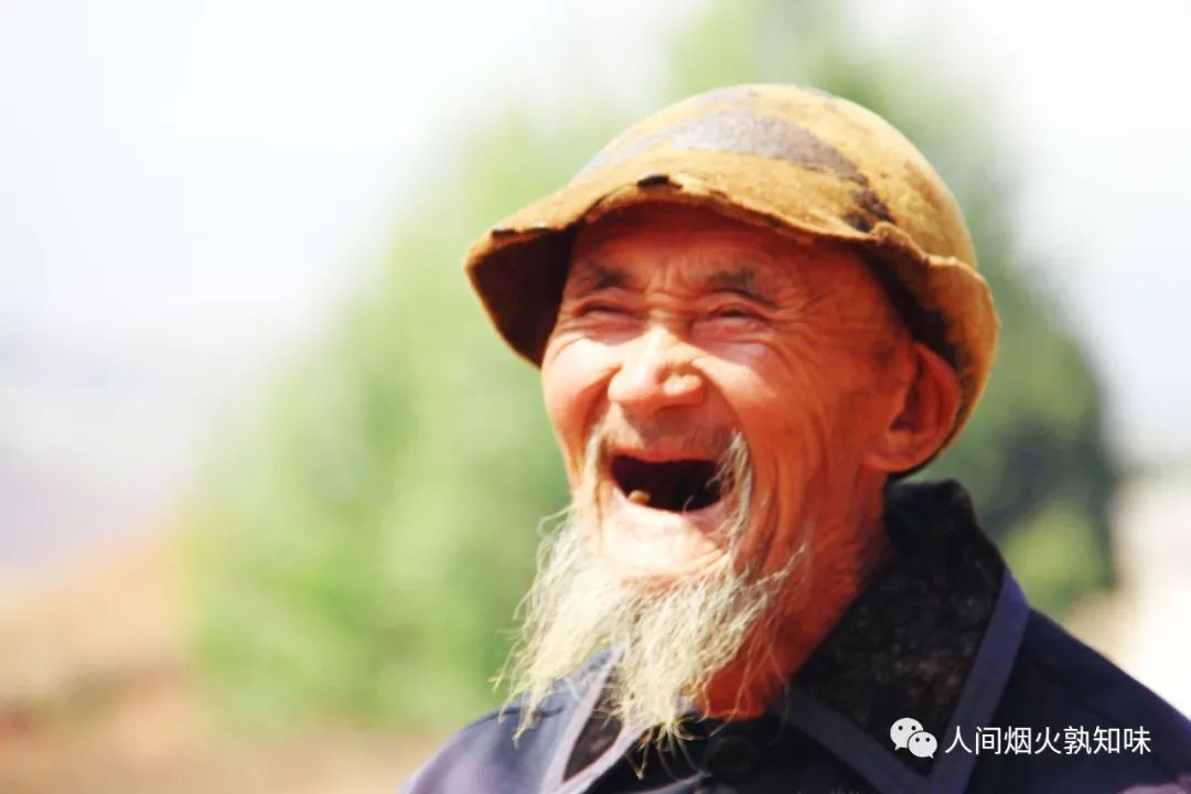 善良和气清心寡欲的百岁老人张书桥:长寿没啥秘诀,学会吃亏就行