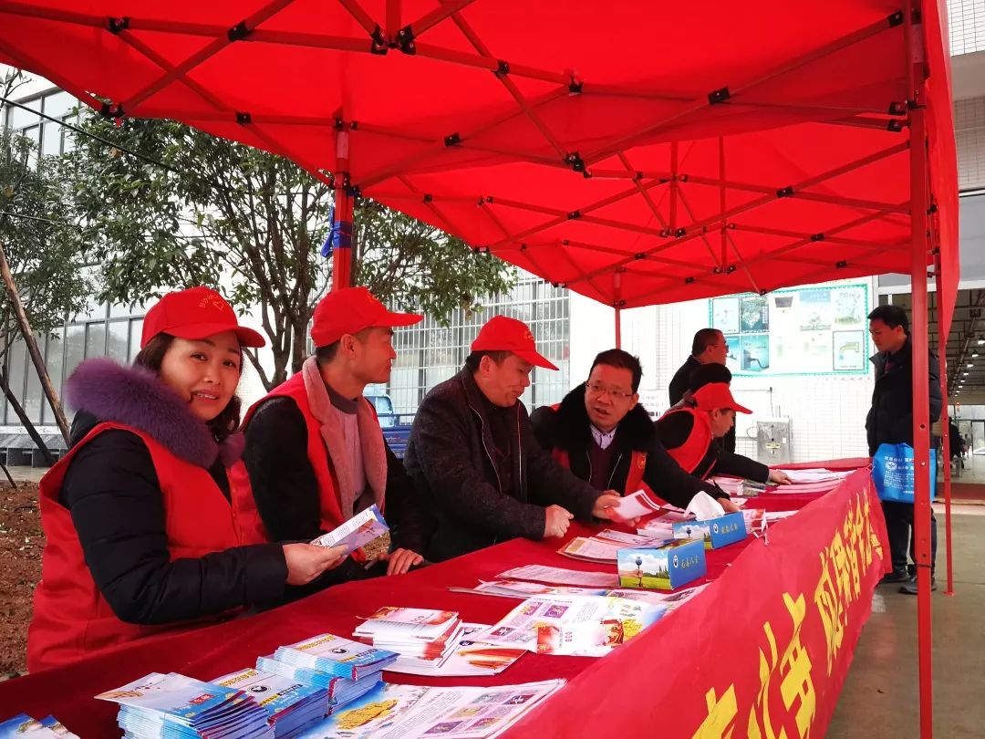 龙坪禁毒宣传入集市,禁毒宣传助力复工复产